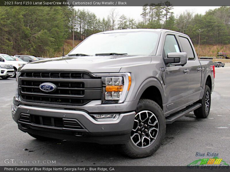Front 3/4 View of 2023 F150 Lariat SuperCrew 4x4