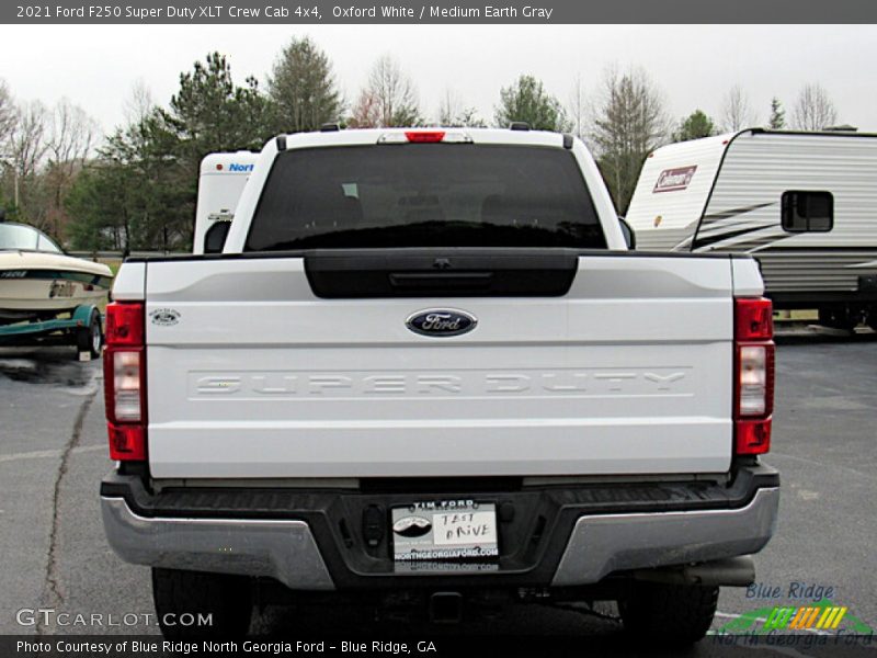 Oxford White / Medium Earth Gray 2021 Ford F250 Super Duty XLT Crew Cab 4x4