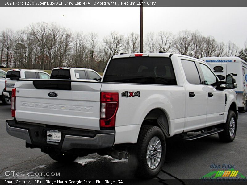 Oxford White / Medium Earth Gray 2021 Ford F250 Super Duty XLT Crew Cab 4x4
