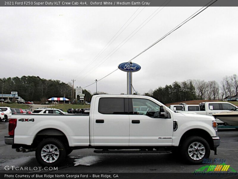Oxford White / Medium Earth Gray 2021 Ford F250 Super Duty XLT Crew Cab 4x4