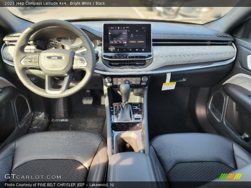 Bright White / Black 2023 Jeep Compass Latitude 4x4