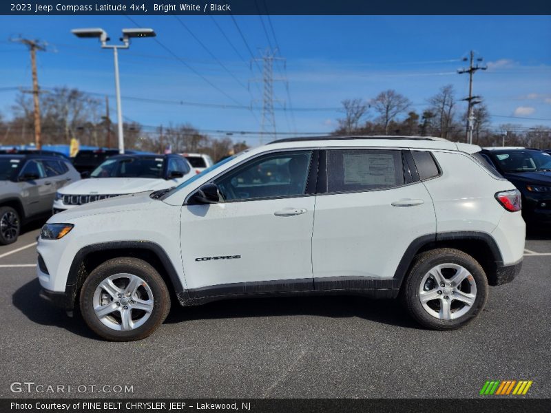 Bright White / Black 2023 Jeep Compass Latitude 4x4