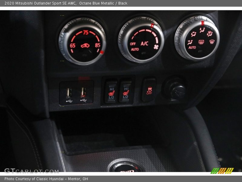 Controls of 2020 Outlander Sport SE AWC