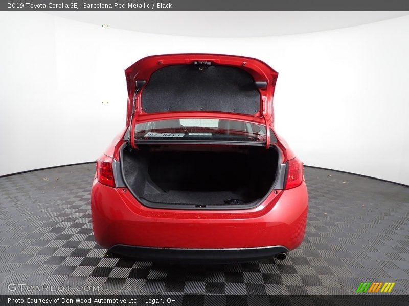 Barcelona Red Metallic / Black 2019 Toyota Corolla SE