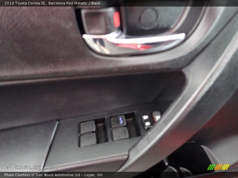 Barcelona Red Metallic / Black 2019 Toyota Corolla SE