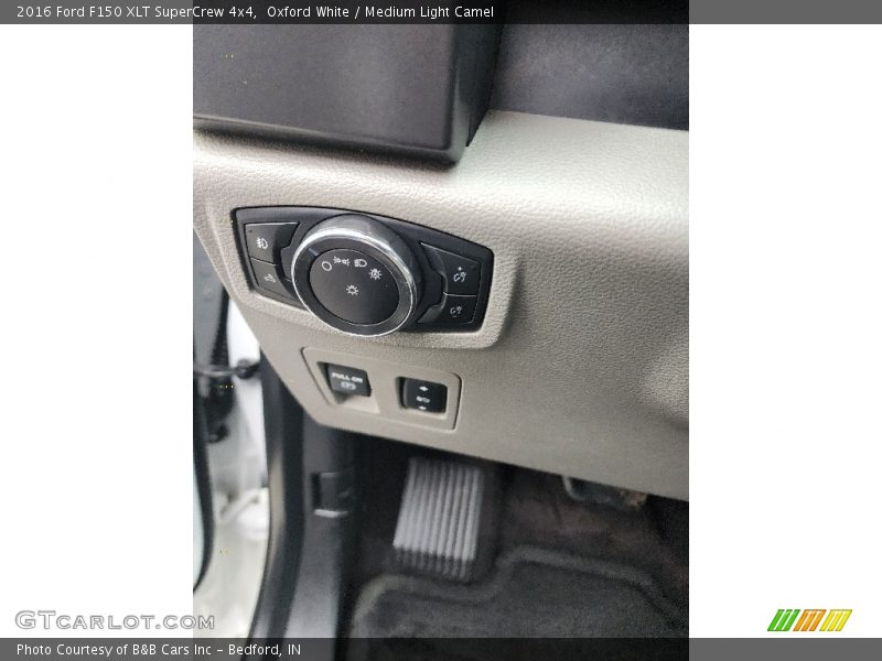 Oxford White / Medium Light Camel 2016 Ford F150 XLT SuperCrew 4x4
