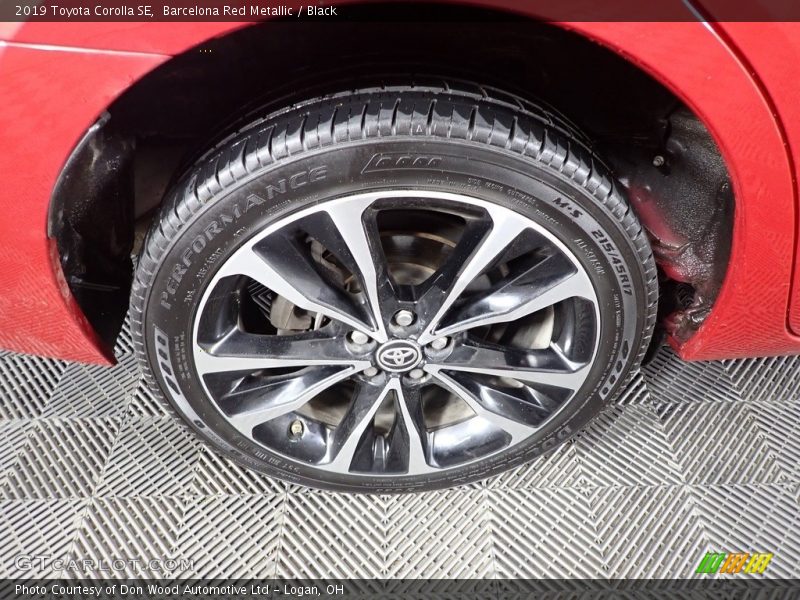 Barcelona Red Metallic / Black 2019 Toyota Corolla SE