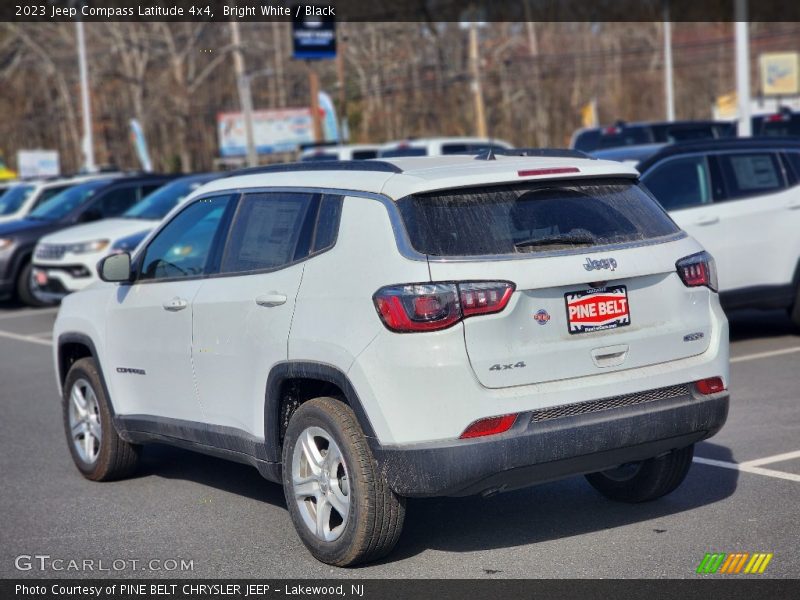 Bright White / Black 2023 Jeep Compass Latitude 4x4