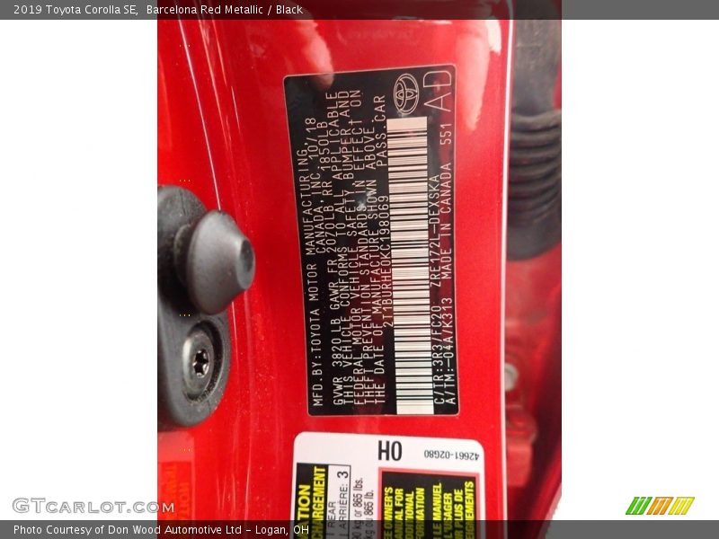 Barcelona Red Metallic / Black 2019 Toyota Corolla SE
