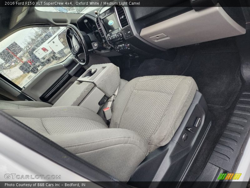Oxford White / Medium Light Camel 2016 Ford F150 XLT SuperCrew 4x4
