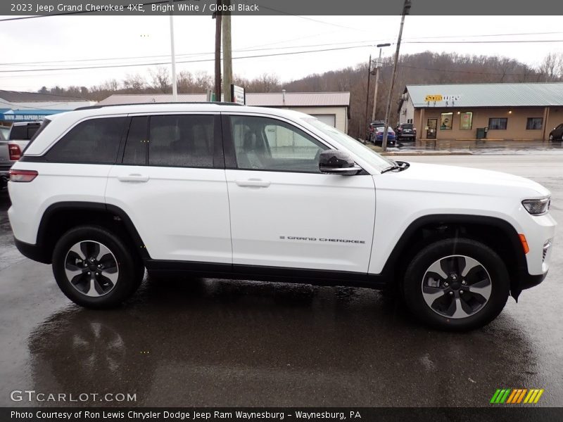 Bright White / Global Black 2023 Jeep Grand Cherokee 4XE