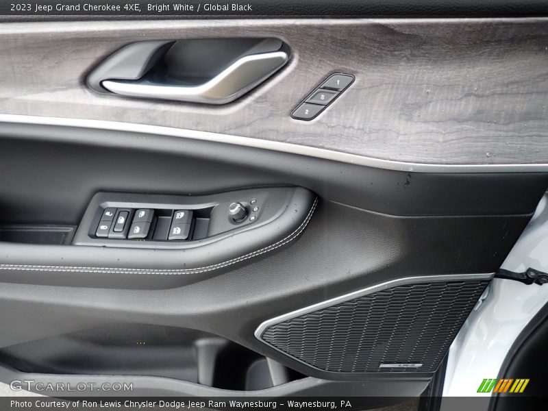 Bright White / Global Black 2023 Jeep Grand Cherokee 4XE
