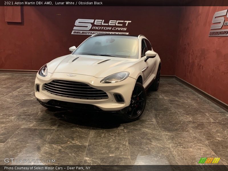 Lunar White / Obsidian Black 2021 Aston Martin DBX AWD