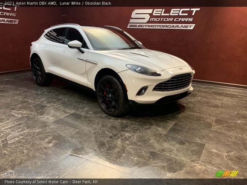 Lunar White / Obsidian Black 2021 Aston Martin DBX AWD