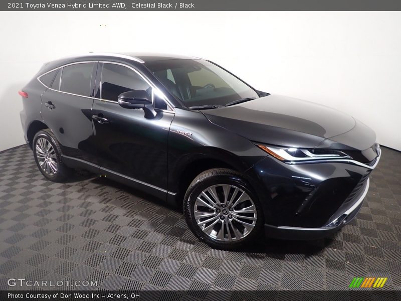 Front 3/4 View of 2021 Venza Hybrid Limited AWD