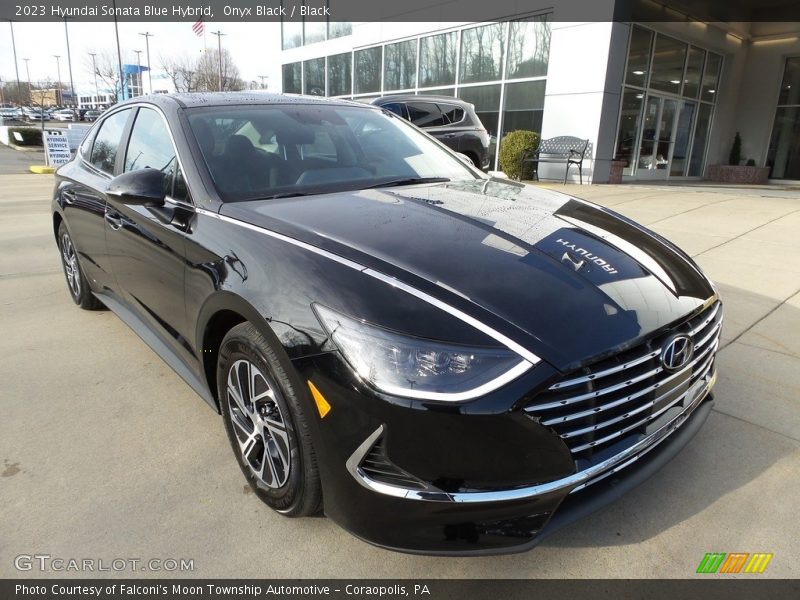 Front 3/4 View of 2023 Sonata Blue Hybrid