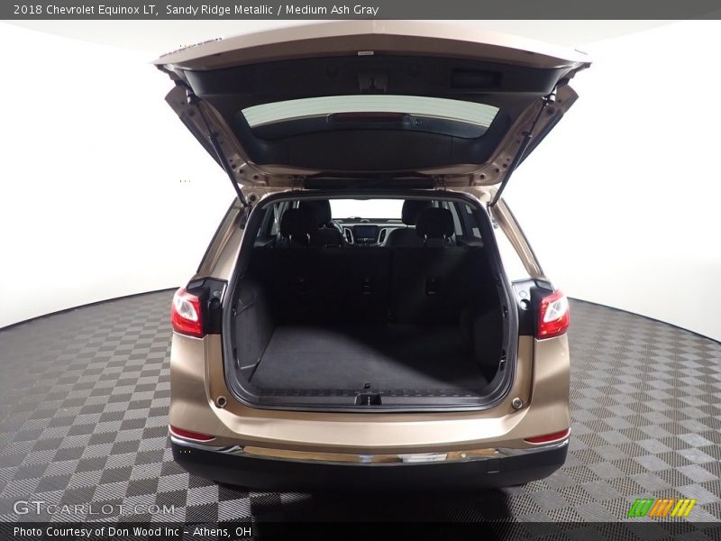 Sandy Ridge Metallic / Medium Ash Gray 2018 Chevrolet Equinox LT