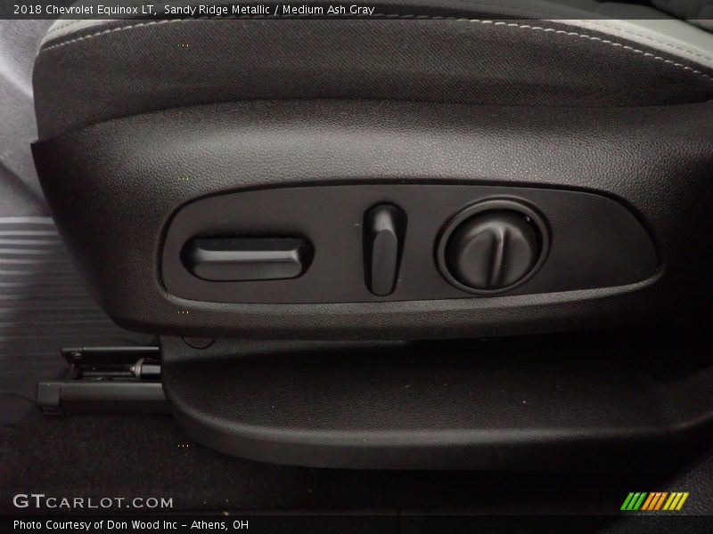 Sandy Ridge Metallic / Medium Ash Gray 2018 Chevrolet Equinox LT