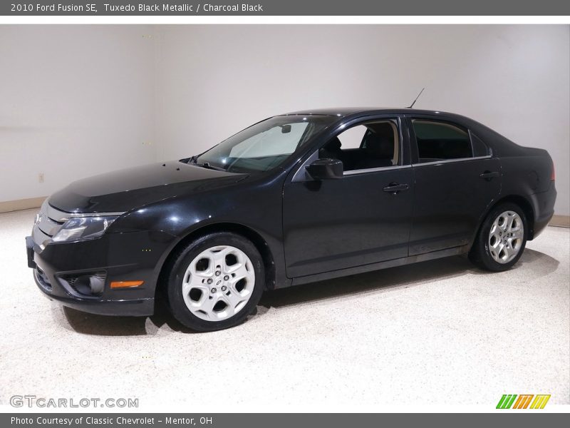 Tuxedo Black Metallic / Charcoal Black 2010 Ford Fusion SE