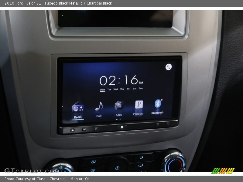 Tuxedo Black Metallic / Charcoal Black 2010 Ford Fusion SE