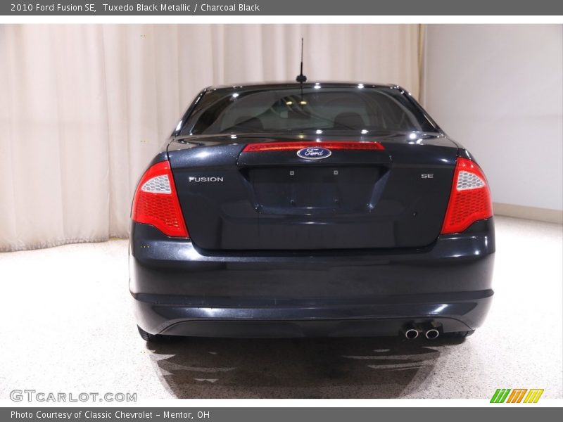Tuxedo Black Metallic / Charcoal Black 2010 Ford Fusion SE