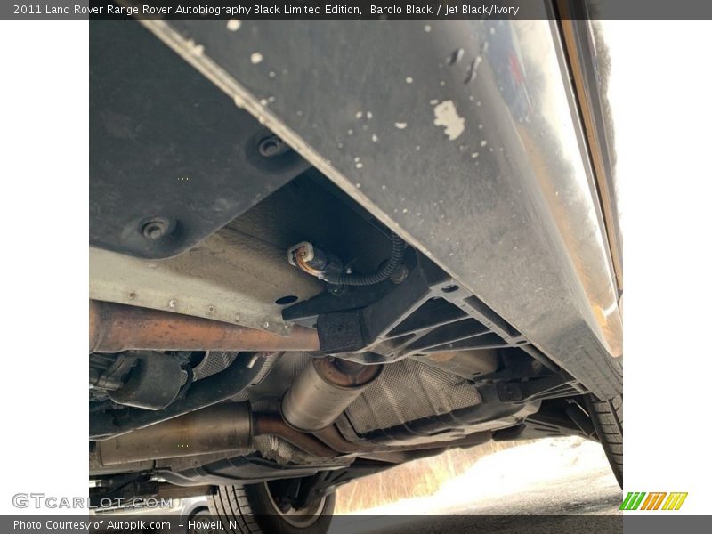 Undercarriage of 2011 Range Rover Autobiography Black Limited Edition
