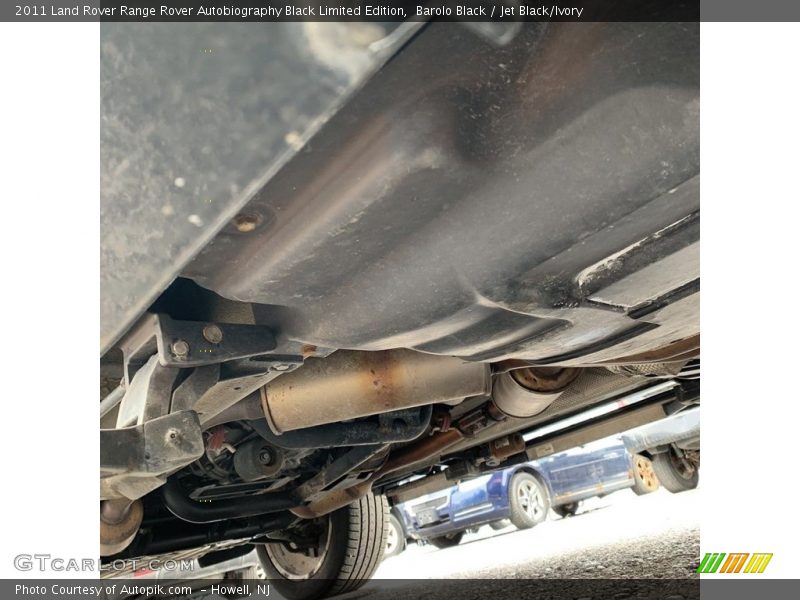 Undercarriage of 2011 Range Rover Autobiography Black Limited Edition