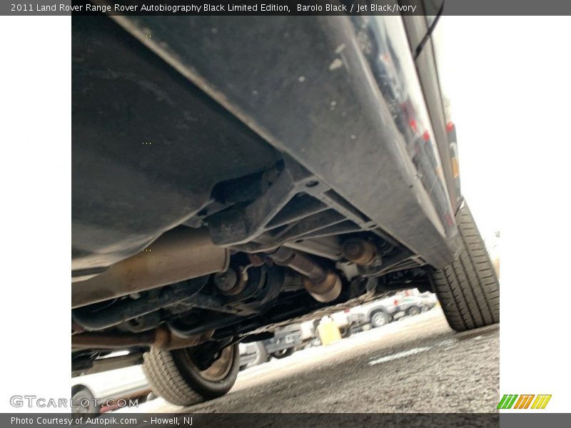 Undercarriage of 2011 Range Rover Autobiography Black Limited Edition