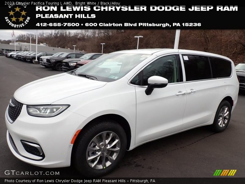 Bright White / Black/Alloy 2023 Chrysler Pacifica Touring L AWD