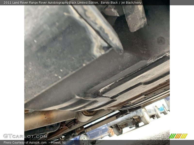 Undercarriage of 2011 Range Rover Autobiography Black Limited Edition