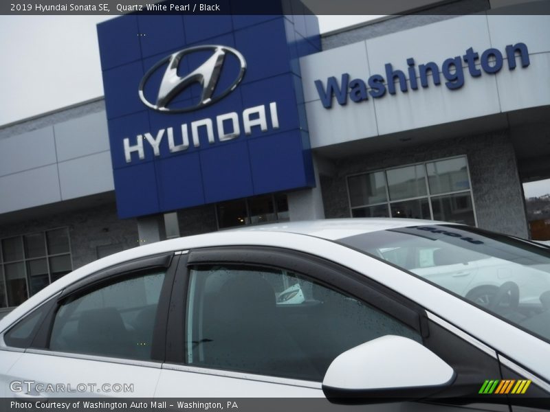 Quartz White Pearl / Black 2019 Hyundai Sonata SE