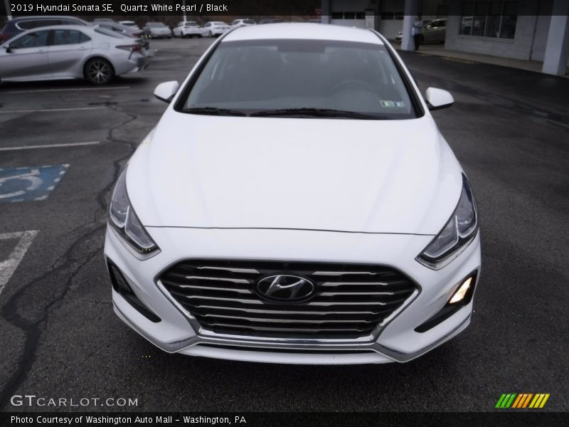 Quartz White Pearl / Black 2019 Hyundai Sonata SE