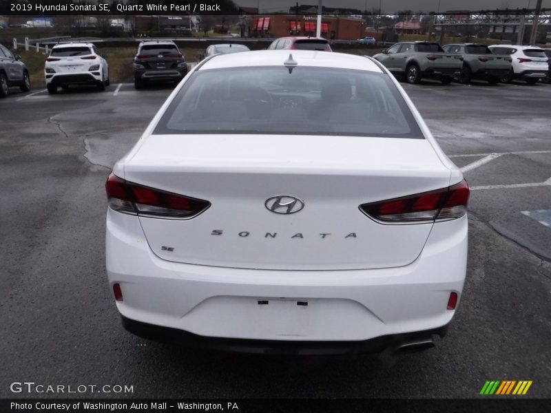 Quartz White Pearl / Black 2019 Hyundai Sonata SE