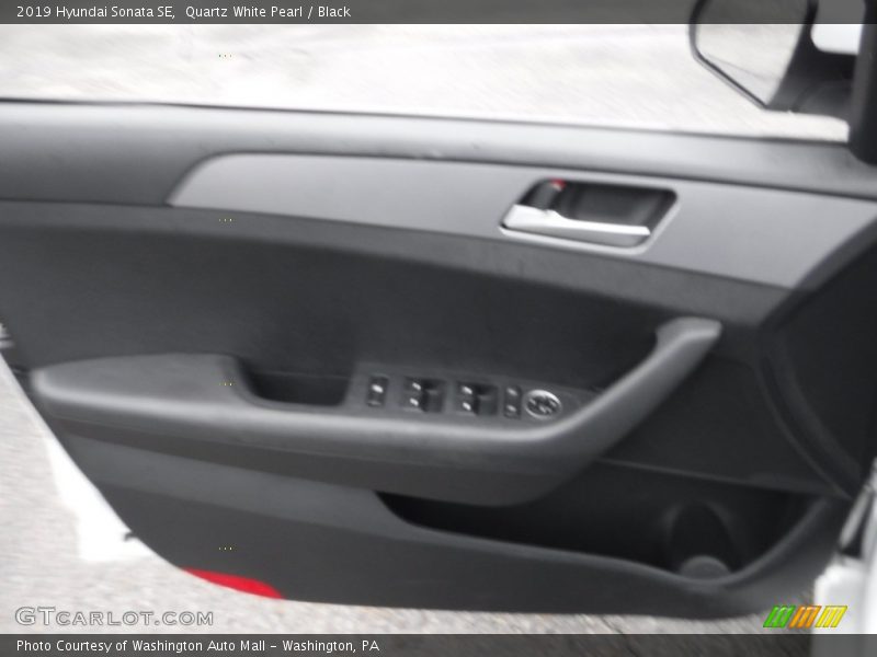 Quartz White Pearl / Black 2019 Hyundai Sonata SE