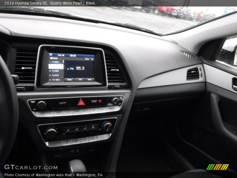 Quartz White Pearl / Black 2019 Hyundai Sonata SE