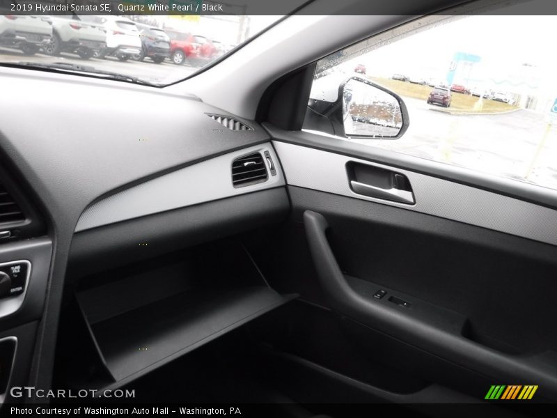 Quartz White Pearl / Black 2019 Hyundai Sonata SE