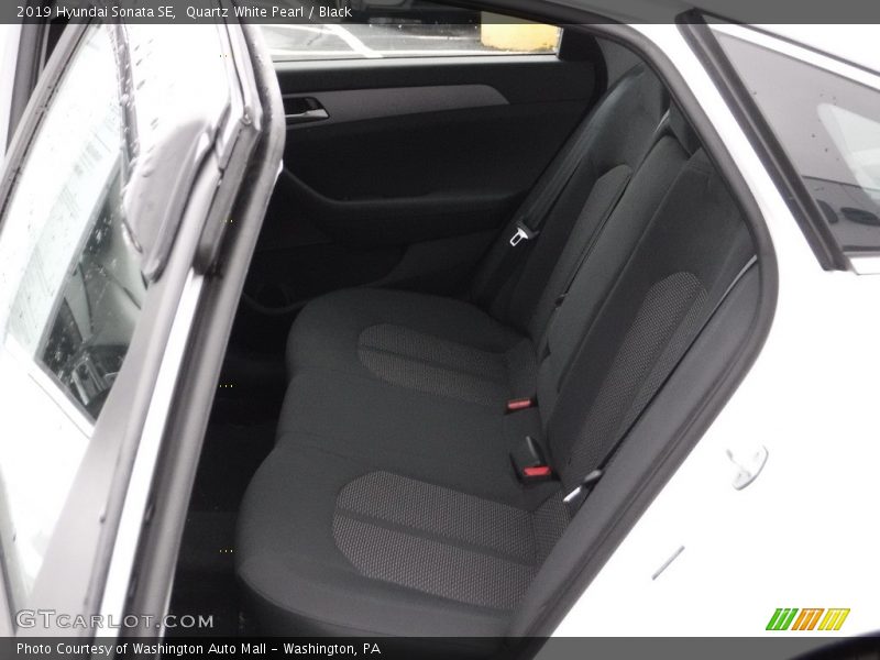Quartz White Pearl / Black 2019 Hyundai Sonata SE