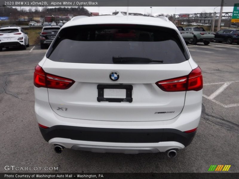 Alpine White / Oyster/Black 2020 BMW X1 xDrive28i