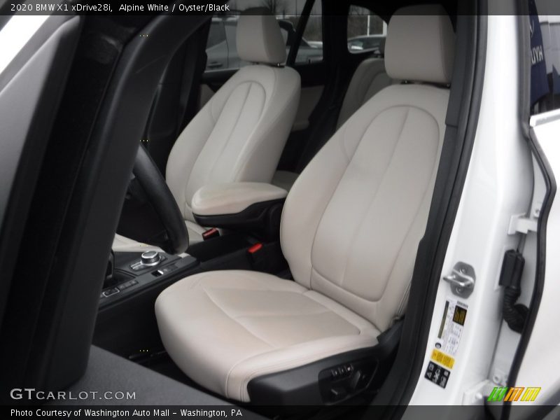Alpine White / Oyster/Black 2020 BMW X1 xDrive28i