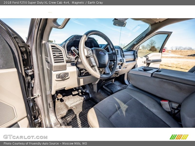 Magnetic / Earth Gray 2018 Ford F250 Super Duty XL Crew Cab 4x4