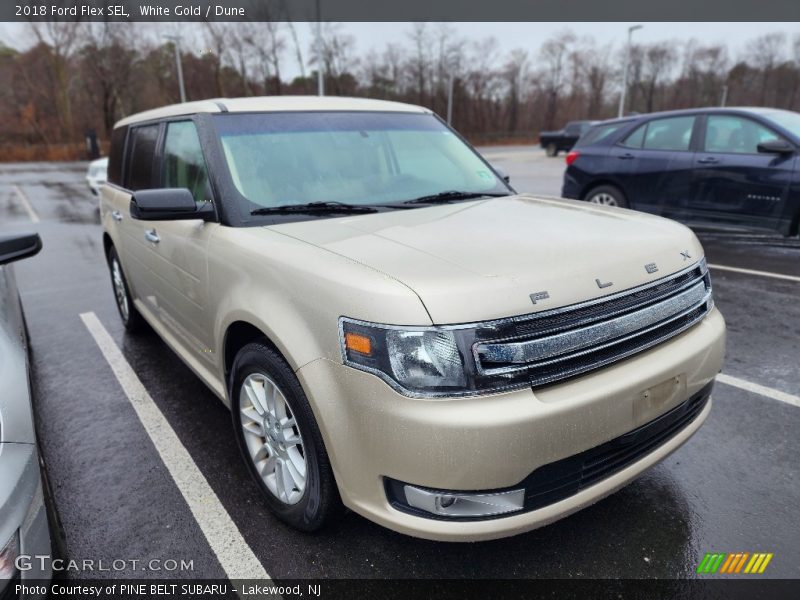 Front 3/4 View of 2018 Flex SEL