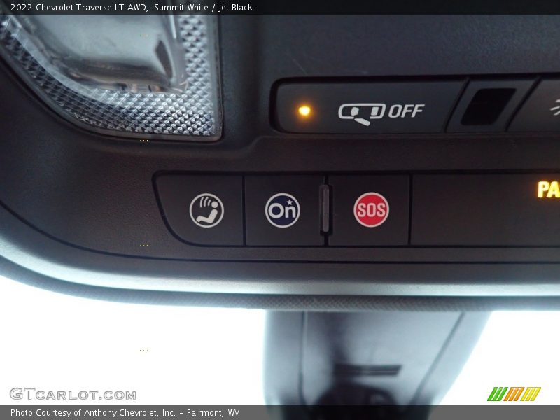 Summit White / Jet Black 2022 Chevrolet Traverse LT AWD