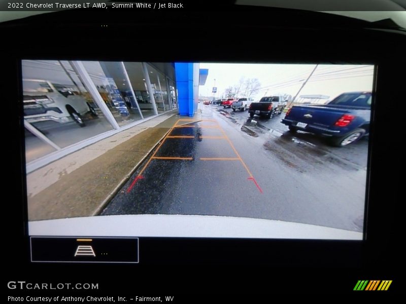Summit White / Jet Black 2022 Chevrolet Traverse LT AWD