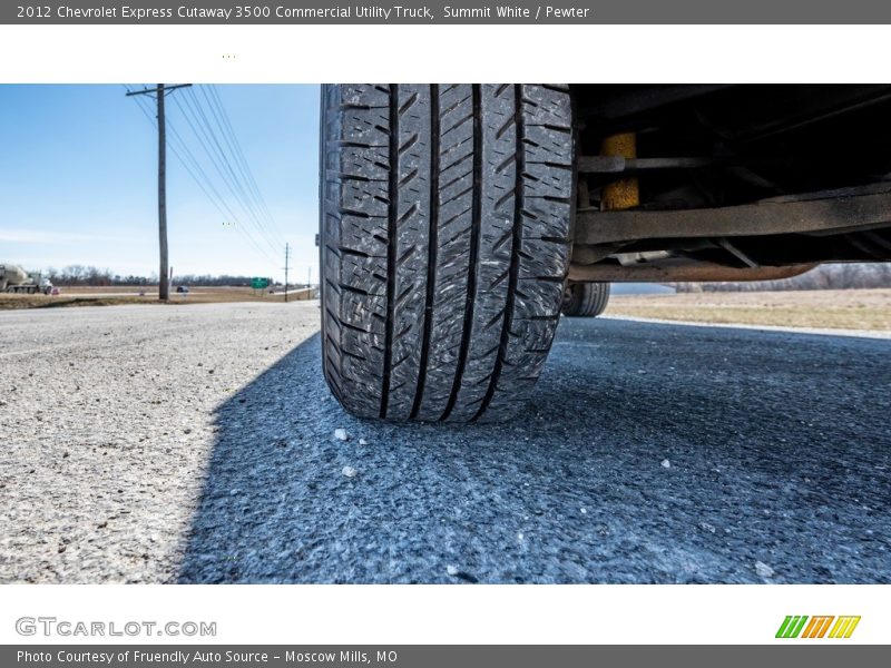 Summit White / Pewter 2012 Chevrolet Express Cutaway 3500 Commercial Utility Truck