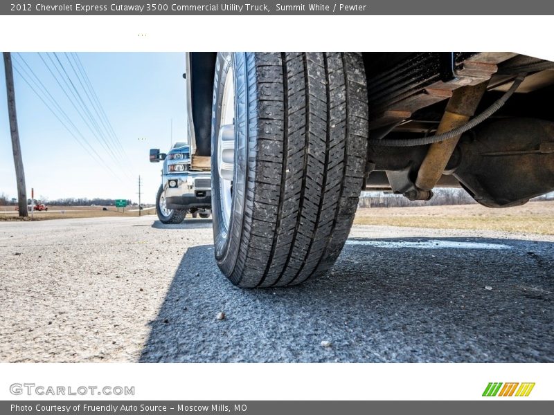 Summit White / Pewter 2012 Chevrolet Express Cutaway 3500 Commercial Utility Truck
