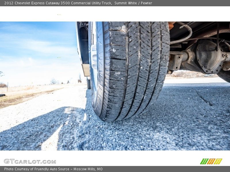 Summit White / Pewter 2012 Chevrolet Express Cutaway 3500 Commercial Utility Truck