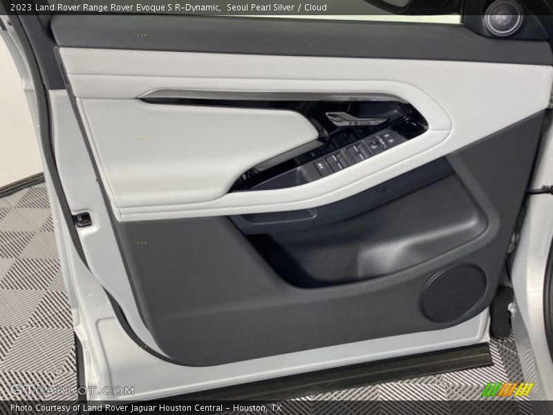 Door Panel of 2023 Range Rover Evoque S R-Dynamic