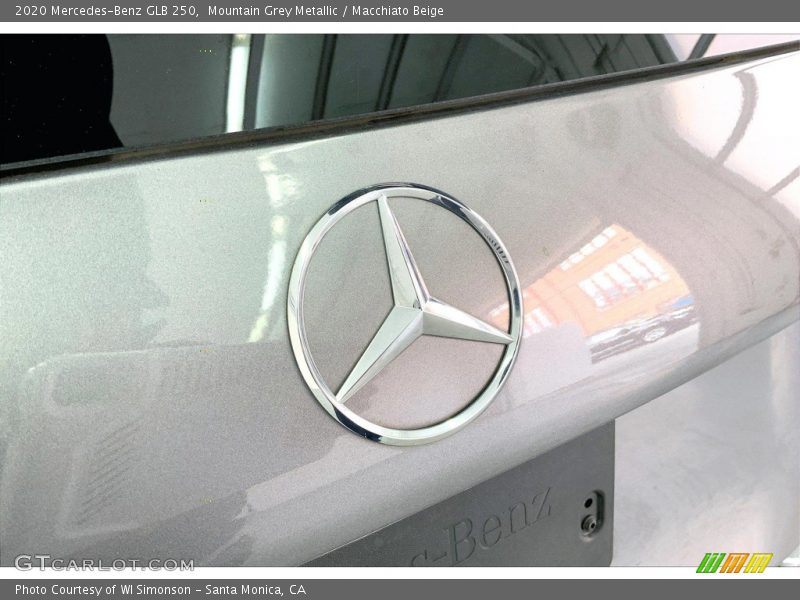 Mountain Grey Metallic / Macchiato Beige 2020 Mercedes-Benz GLB 250