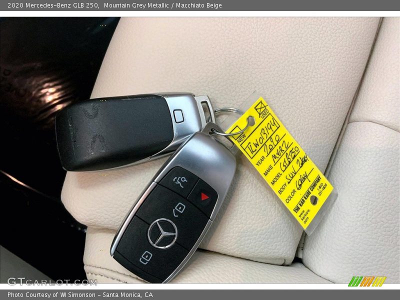 Mountain Grey Metallic / Macchiato Beige 2020 Mercedes-Benz GLB 250