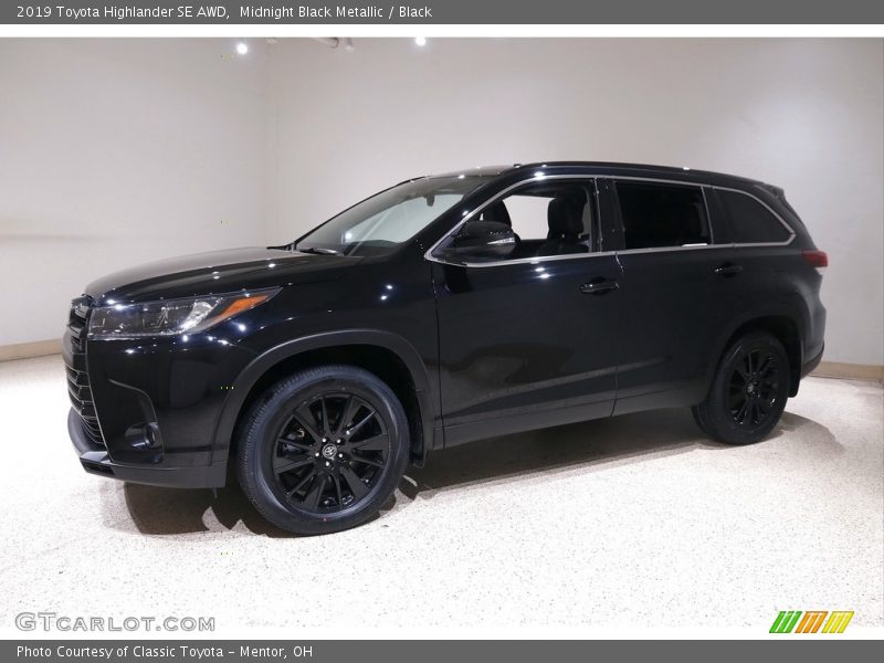 Midnight Black Metallic / Black 2019 Toyota Highlander SE AWD